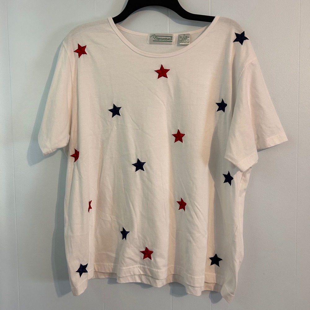 Shenanigans Womens 1X White Embroidered Star Patriotic T-Shirt Red Blue Stars